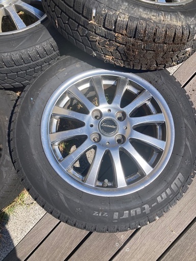 スタッドレス
