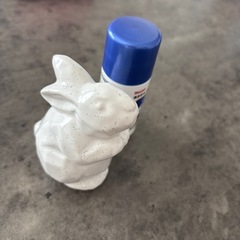 白うさぎの置物の画像