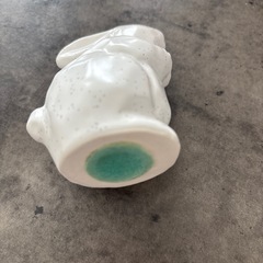 白うさぎの置物の画像