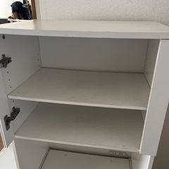 食器棚の画像
