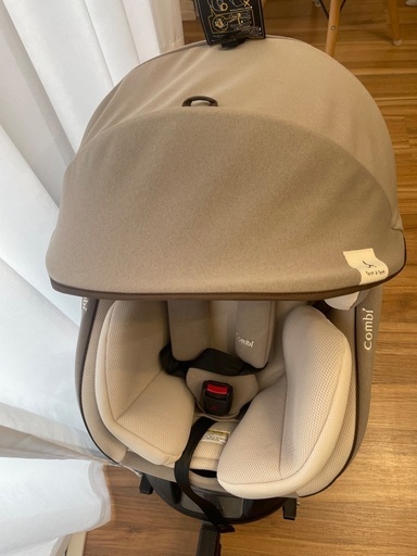 【超美品】チャイルドシート　Combi × tete a tete