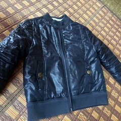 子供用 ジャケット 濃い紺色 赤 かっこいい ジャケットの画像