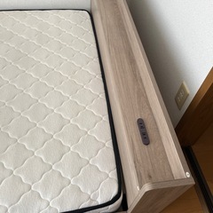 コンセントあり　ローベッドの画像