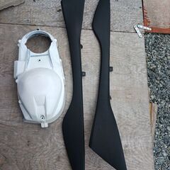 スカイウェイブ250ss外し.サイドカバーの画像