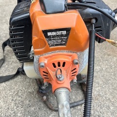 BRUSH CUTTER 背負い式エンジン刈払い機 (52cc)の画像
