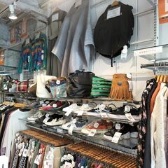 【BAZZSTORE｜正社員】古着店頭の買取・販売｜年間休日120日【新宿区】の画像