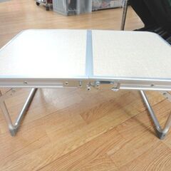美品 アウトドア 折りたたみテーブル アルミフォールディングテーブル DCM 幅60㎝×奥行40㎝×高さ24㎝ ローテーブル 西岡店の画像
