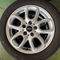 ミニクーパー純正アルミホイールの画像