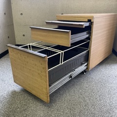 キャスター付サイドキャビネット　28日までの画像