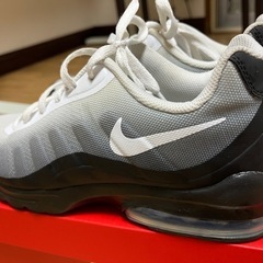 スニーカー AIR MAX INVIGOR　27cm の画像