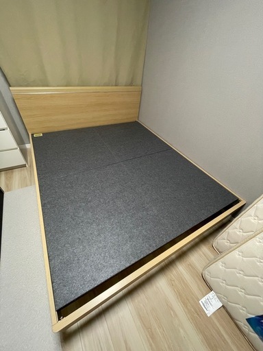 クイーンサイズベッドフレームとスノコセット