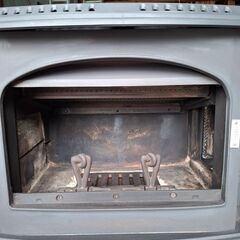 お引き取り限定★特選中古薪ストーブの掘り出し物です。の画像