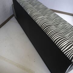 伊勢崎店【現状品】gi9-15 ソファ 3人掛け シマ柄の画像