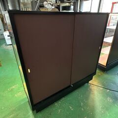 【期間限定★半額セール実施中！】【中古美品】ガラスショーケース/蛍光灯照明/鍵付/W1500/キャスター付/珈琲専門店で使用の画像