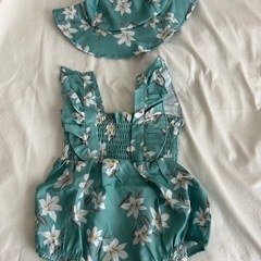 新品◆3〜6M 帽子付きフリフリロンパース◆の画像