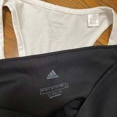 adidas 
スポーツウェアの画像