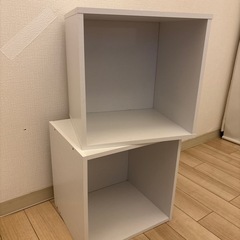 パソコン台とキューブボックス2つ差し上げますの画像