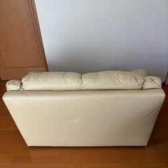 ２人掛けソファ（皮製）熊本市内に取り来られるかた方の画像