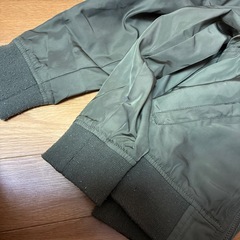 ジャンパー カーキー の画像