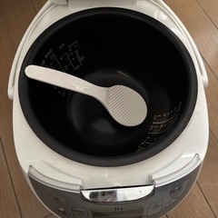 炊飯器の画像