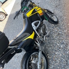 125CC バイク　hyosungの画像