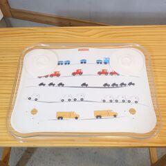 STOKKE(ストッケ)のロングセラーキッズチェアー"TRIPP TRAPP" /背もたれ+ガード+テーブルトップ付きです！大人から幼児まで末永くお使い頂ける人間工学に基づいたトリップトラップ！！ の画像