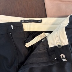 ZARA レディースパンツ2本セットの画像