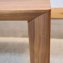 karimoku(カリモク家具)のTU3275 ウォールナット材 ローテーブルです。シンプルでスッキリとしたデザインのリビングテーブルは北欧スタイルやカフェスタイルなどにもおススメです！の画像