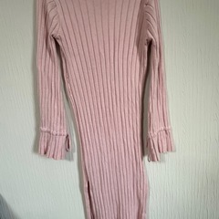 ピンク厚手ニットワンピ　スリット入り
の画像