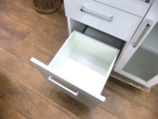 ミドルレンジボード 幅70×奥行45×高さ96㎝ ホワイト 創愛ファニチュア 食器棚 札幌市厚別区 厚別店