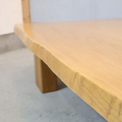 karimoku(カリモク家具)の木挽シリーズ 栓 和風民芸座卓です。シンプルでありながら重厚感のあるデザインのローテーブルは北欧スタイルや和モダンなどにおススメです！の画像
