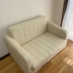 2ヶ月しか使用してない2万円相当のソファの画像