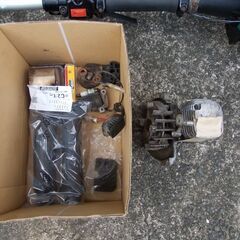 整備済み　実働　マキタ　MEM2300L　2サイクル　草刈機　刈払機　付属品多数の画像