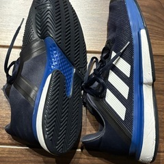 週末限定値下げ❗️
★adidas テニスシューズ ネイビー/ホワイト/ブルー　26cm★の画像