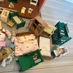 シルバニアファミリー 赤い屋根のおうち　家具小物大量セット　ログハウスの画像