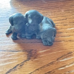 犬の置物の画像