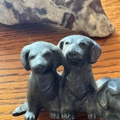 犬の置物の画像