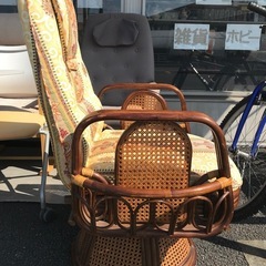 回転チェア（籐）
の画像