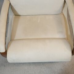 横浜ダニエルで取扱われるLA-Z-BOY(レイジーボーイ)社の532 Harbor Town(ハーバータウン)シリーズ ロッキングリクライナー。クラシックなデザインのレザーリクライニングチェア！の画像