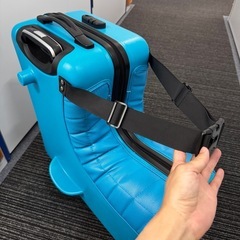 子供が乗れるスーツケースの画像