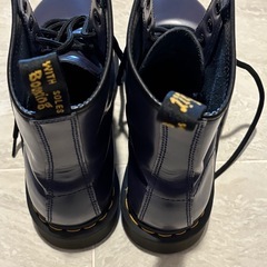 Dr.Martens ネイビーブーツの画像