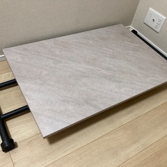 ダイニングテーブル（昇降式）の画像