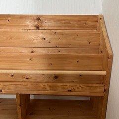 木製　絵本棚の画像