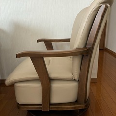 回転キャスター付きダイニングチェアの画像