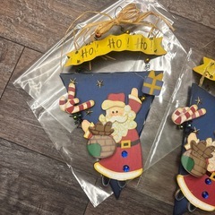 サンタクロースの木製装飾　クリスマス　壁掛け　トールペイント　木製　2点セットの画像
