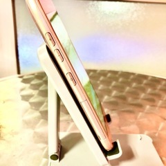 【3,000円！】らくらくスマートフォン me (F-01L) ゴールドの画像