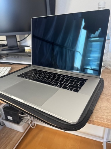 MacBookPro2018 15インチ i9 32GB 1TB UKキー