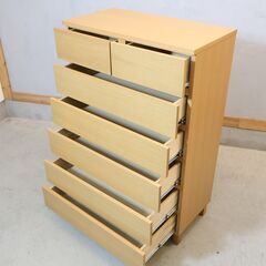 オーク材を使用した無印良品(MUJI)の木製6段ワイドチェストです。ナチュラルな質感と明るい色合いはシンプルでオシャレ♪ハイタイプで収納力もあるので2人暮らしにもおススメのタンスです！の画像