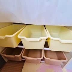 【サンリオ】絵本ラック、おもちゃ収納の画像