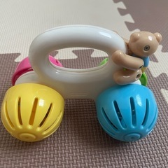 赤ちゃん　音　鈴が鳴るおもちゃ　コンビ　の画像